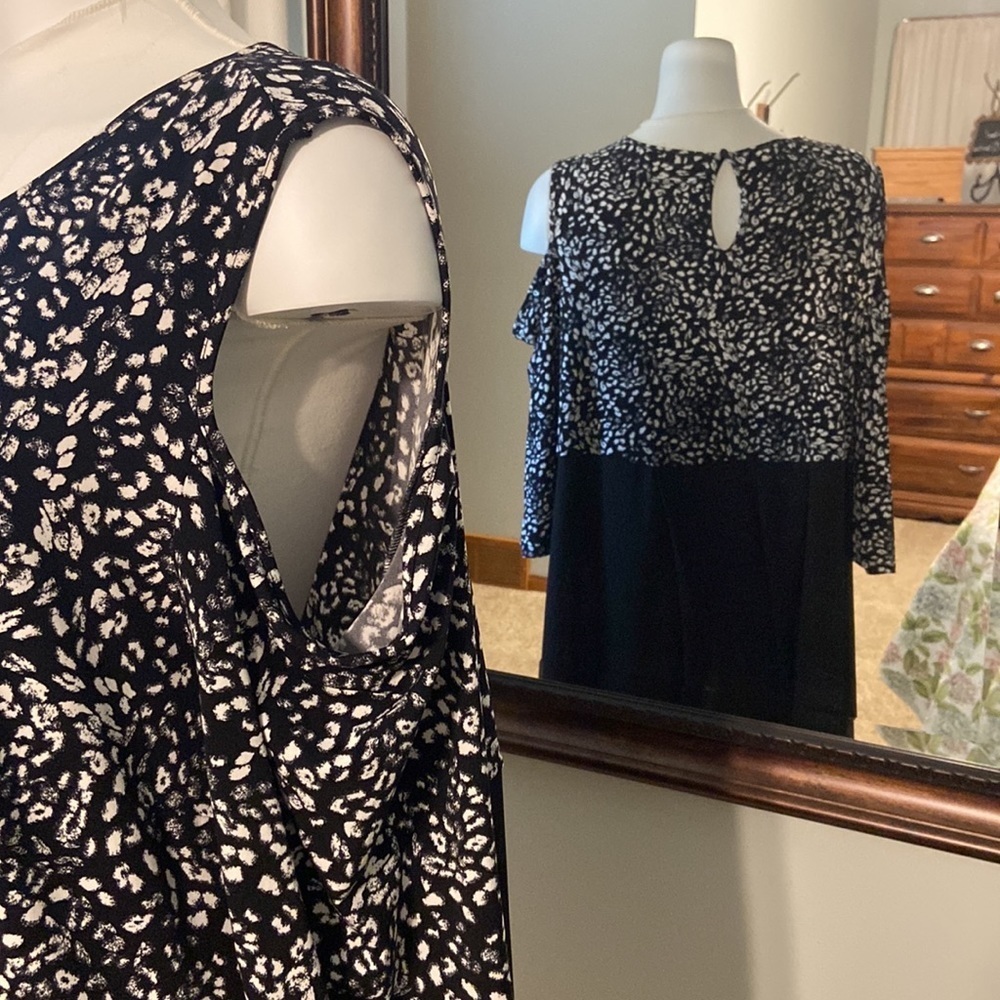 Vince Camuto 2X EUC top - Picture 4 of 5